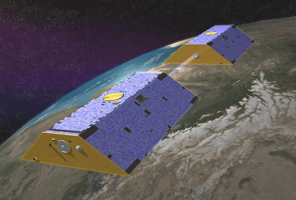 Wizja artystyczna satelitów GRACE na orbicie (fot. NASA)