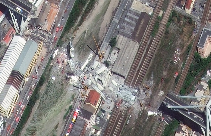 Zawalony most w Genui na zdjęciach satelitarnych - 15.08.2018
