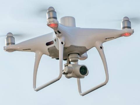 Zakłócenia GPS nad Bałtykiem. Operatorzy dronów masowo tracą maszyny